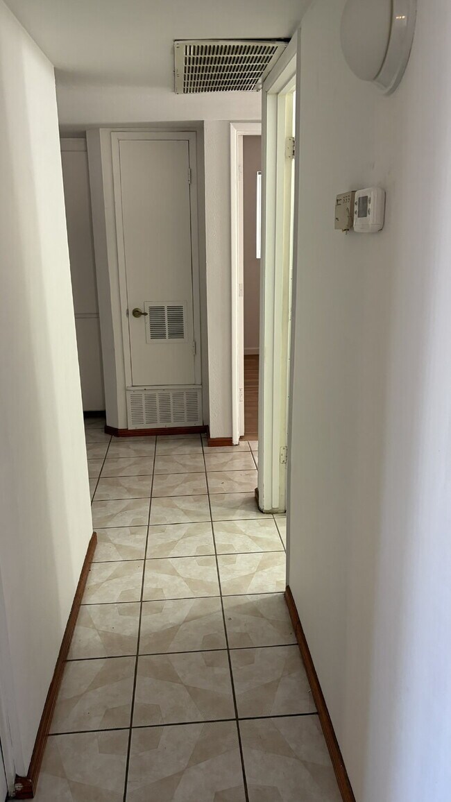 Building Photo - Mid-Century Dream with Beautiful POOL !!!