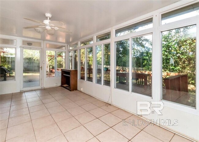 Building Photo - 30894 Pinyon Dr