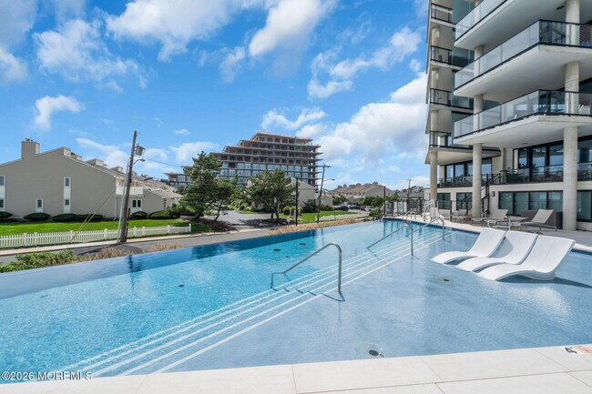 Building Photo - 350 Ocean Blvd N