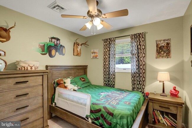 Building Photo - 127 Mountainview Dr