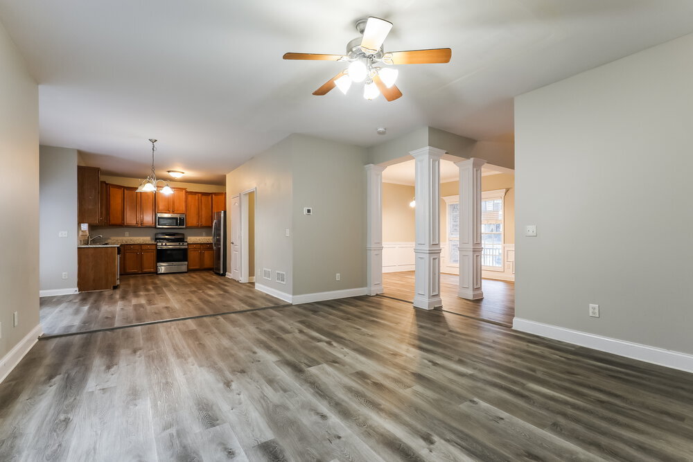 Building Photo - 9993 Village S Dr