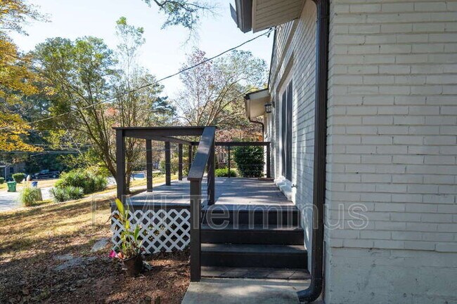 Building Photo - 3442 Longleaf Dr