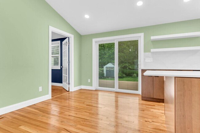 Building Photo - 61 Cornell Dr
