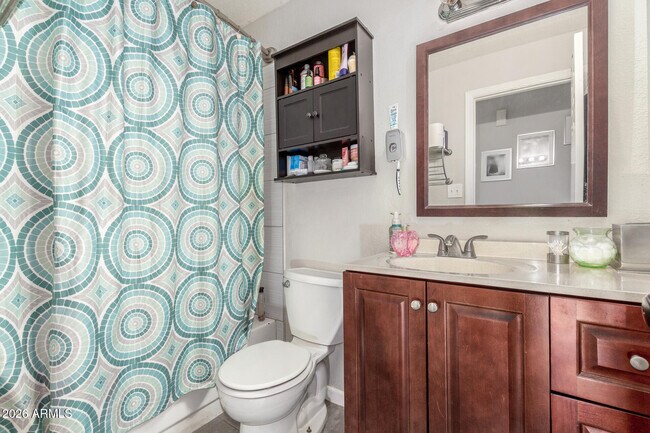 Building Photo - 5210 E Elmwood Cir