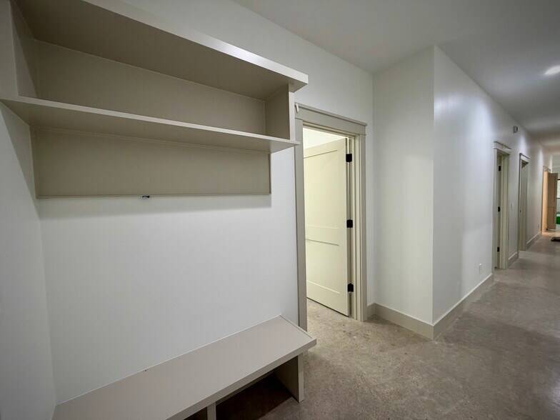 Building Photo - 10673 US 31