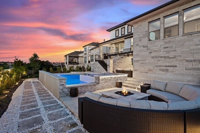 Building Photo - 402 San Donato Dr