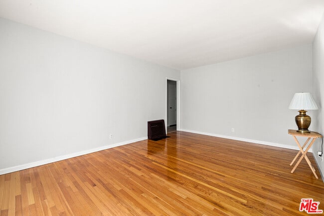 Building Photo - 836 Appelby St
