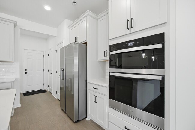 Building Photo - 5574 E Spaniel Dr