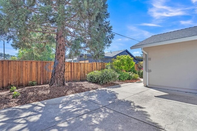 Building Photo - 500 Middlesex Rd