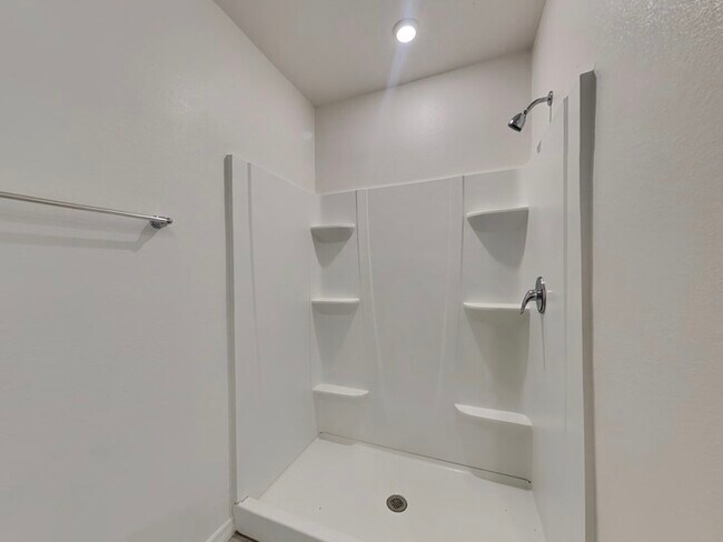 Building Photo - 1330 Chris Ave