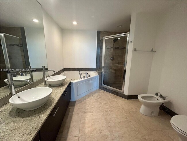 Building Photo - 3029 NE 188th St