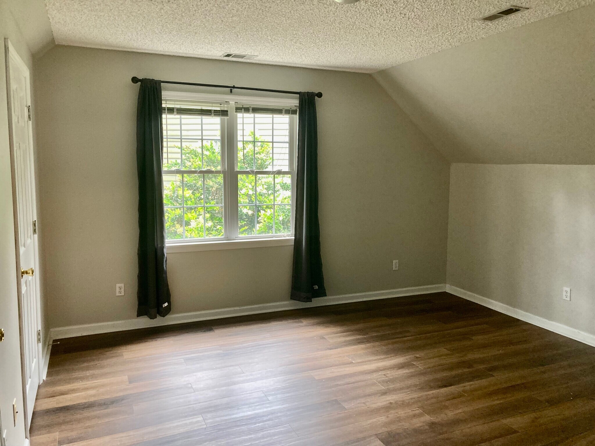 Building Photo - 1237 Beringer Forest Ct
