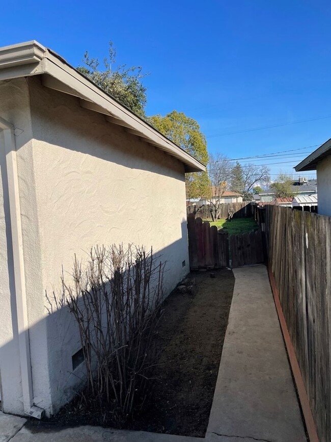 Building Photo - Available Soon!