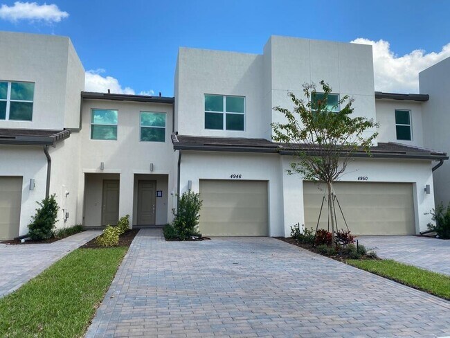 Building Photo - 4946 Navali Dr