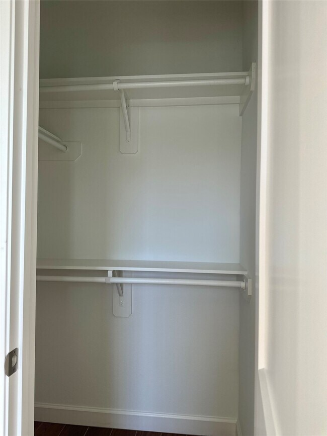 Building Photo - 8321 Coma St