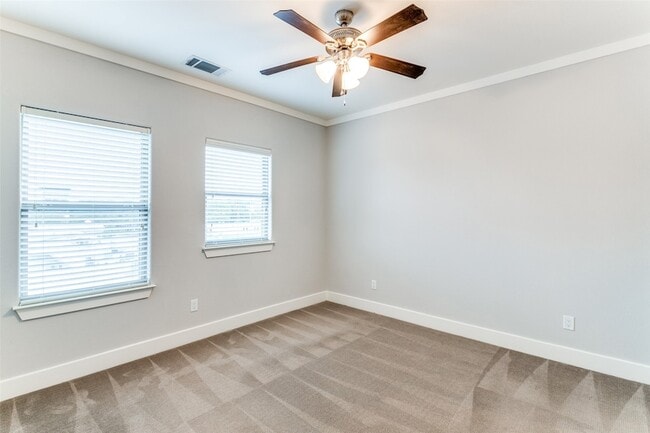 Building Photo - 4323 Dickason Ave