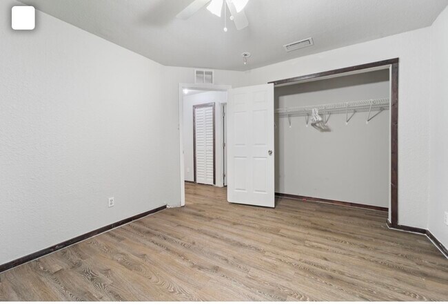 Building Photo - 5005 Squaw Ln