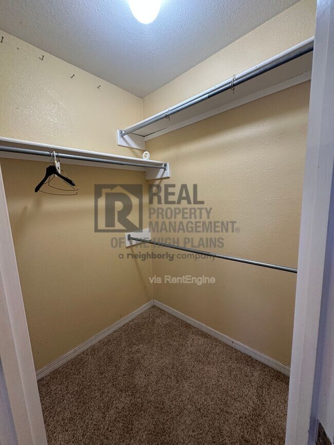 Building Photo - 2513 Stardust Ln