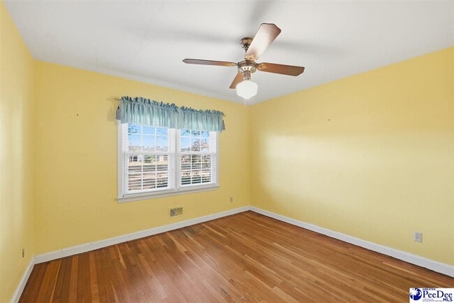 Building Photo - 2218 N Douglas St