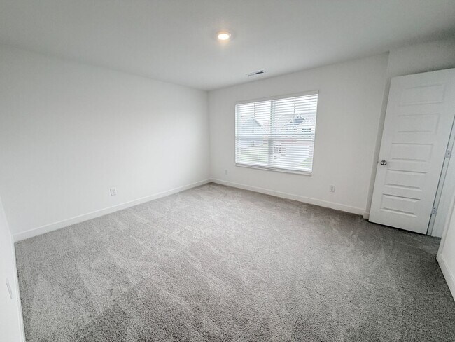 Building Photo - 891 Norfolk Ln