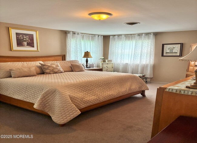 Building Photo - 5B Graystone Pl