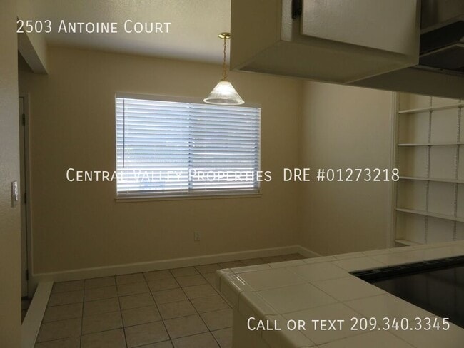 Building Photo - 2503 Antoine Ct