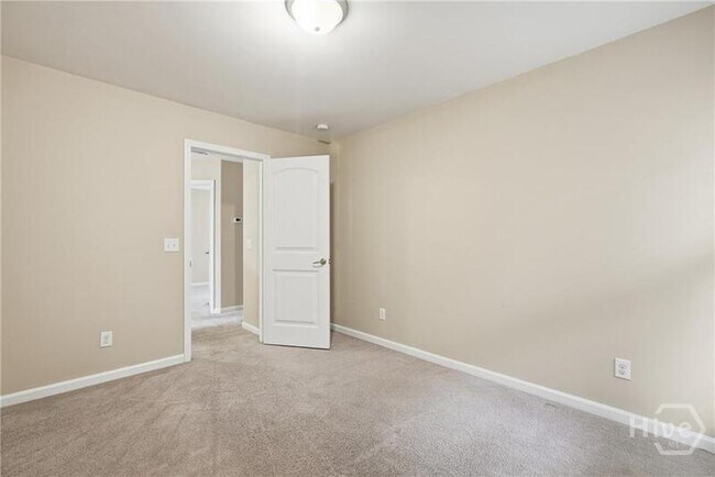 Building Photo - 380 Summer Hill Way