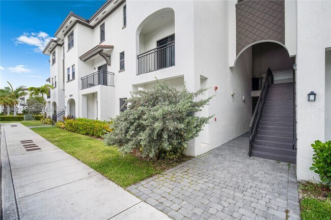 Building Photo - 15500 SW 136th St