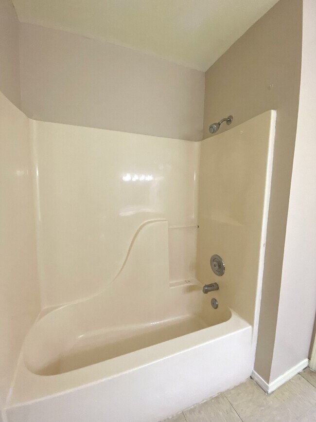 Building Photo - 2BR/1Bath - 4 Plex in Rio Rancho