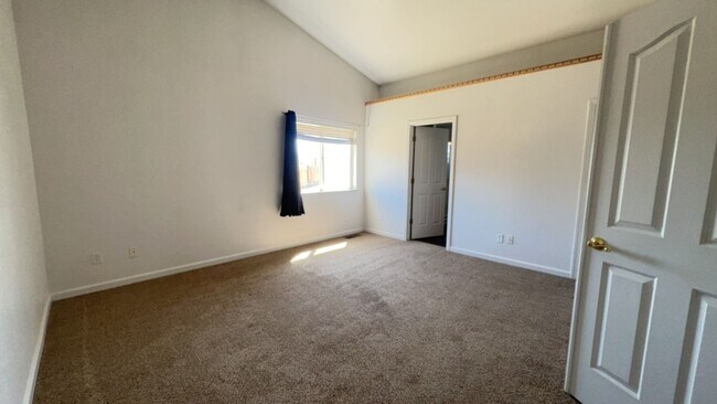 Building Photo - 3/2/2 Home in Minden, Johnson Lane area