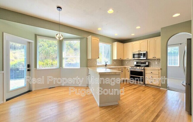 Building Photo - 7627 80th Ave NE