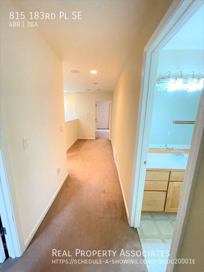 Building Photo - 815 183rd Pl SE