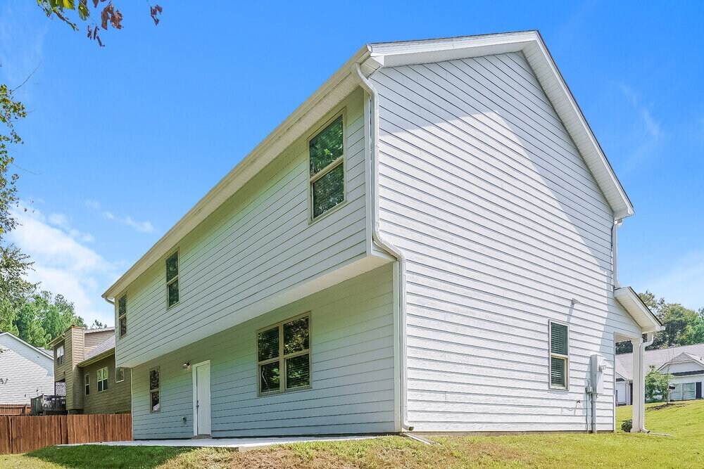 Building Photo - 444 Clematis Court