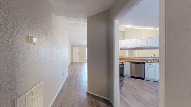 Building Photo - 2331 Barrington Pl Dr