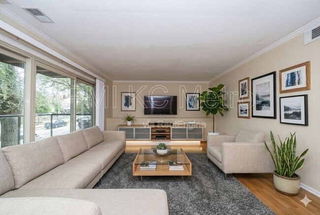 Building Photo - 4618 Holly St