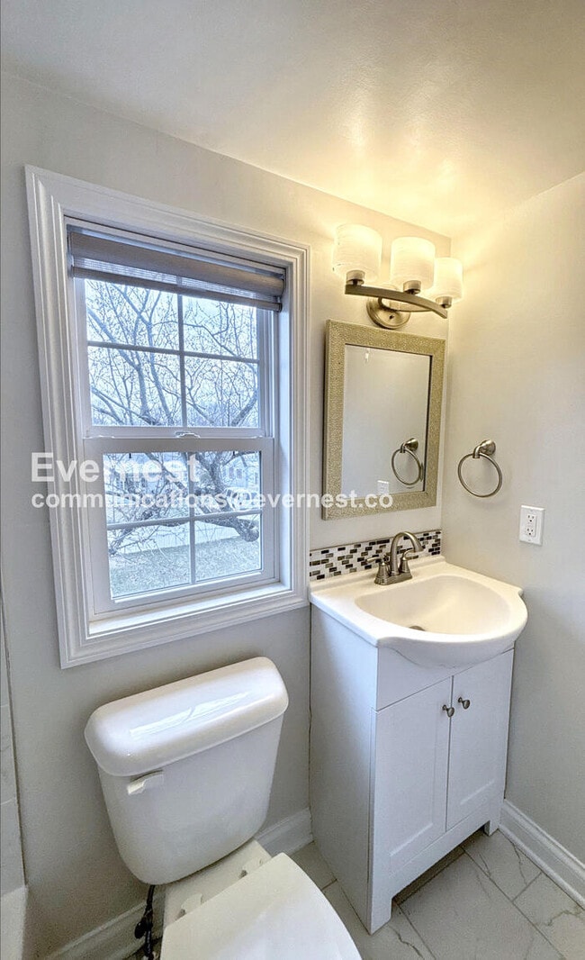 Building Photo - 616 Eastmoor Blvd