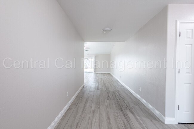 Building Photo - 4 Bedroom/2 Bath Home with Solar - $2650 p...