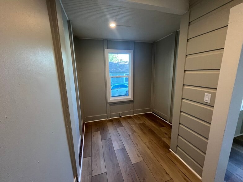 Bedroom - 663 Tupper St