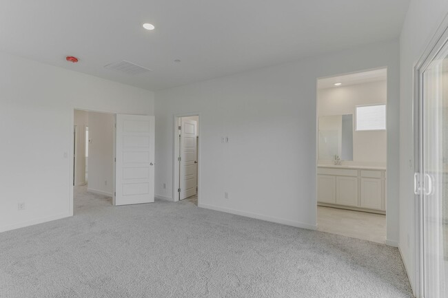 Building Photo - Dream Home in Cadence with Private Balcony & Modern Style!