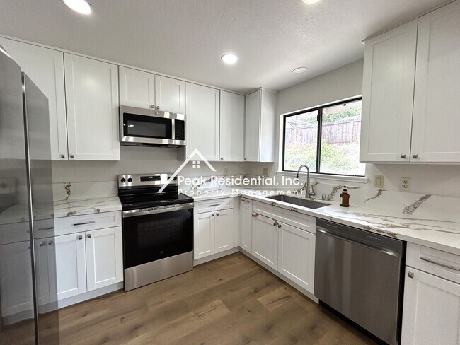 Building Photo - 7400 Martignetti Ct