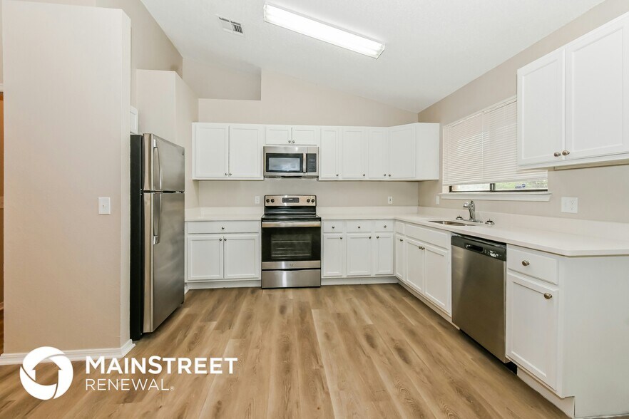 Building Photo - 11916 Silver Sun Dr