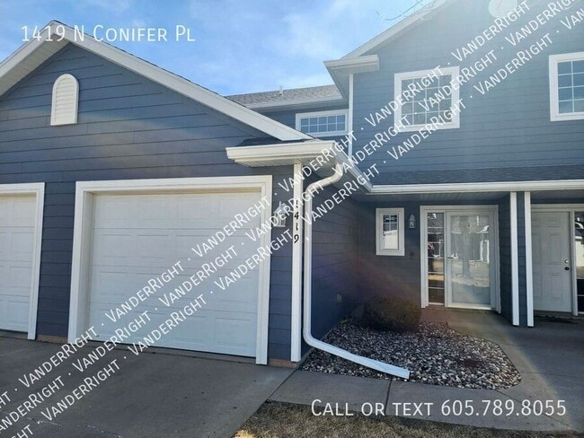 Building Photo - 1419 N Conifer Pl