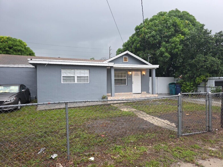 Building Photo - 8030 NW 36th Pl