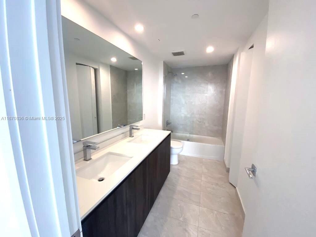 Building Photo - 488 NE 18th St