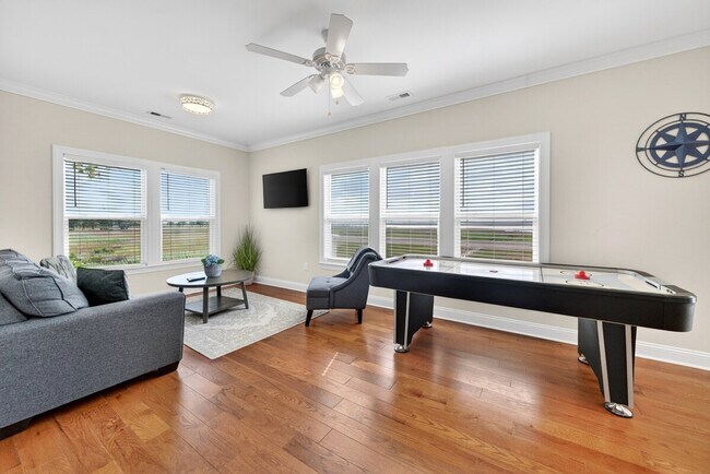 Building Photo - 415 Sassanqua Dr
