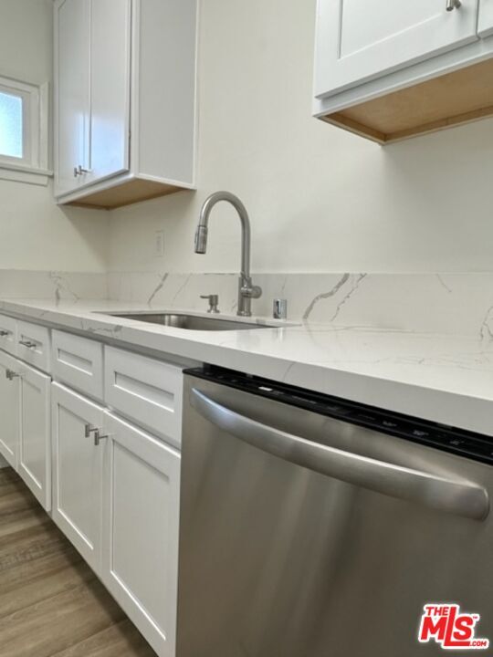 Building Photo - 517 S Kenmore Ave