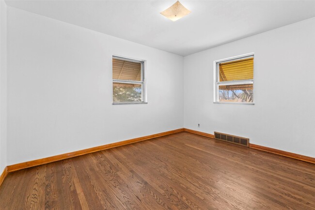 Building Photo - 6048 Southwest Ave