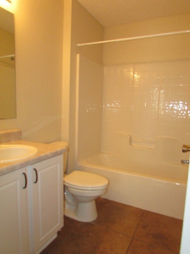 Building Photo - North Pensacola Home with Community Pool –...