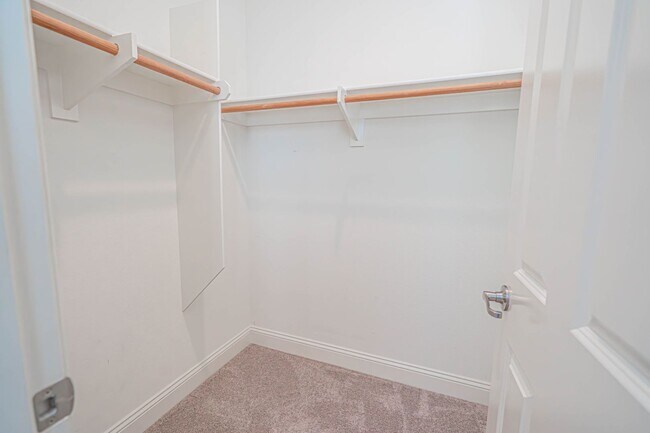 Building Photo - Beautiful 4-Bedroom Home with Solar and EV Charger in West Hills, Valencia!