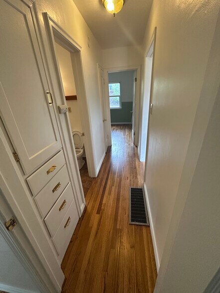 Building Photo - 920 Vine St